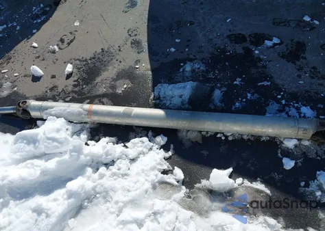 2010 Ford Crown Victoria Police Interceptor z USA, uszkodzony, nr VIN 2FABP7BV2AX105797